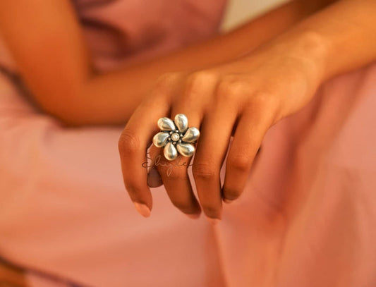 Adya Embossed Flower Versatile Ring