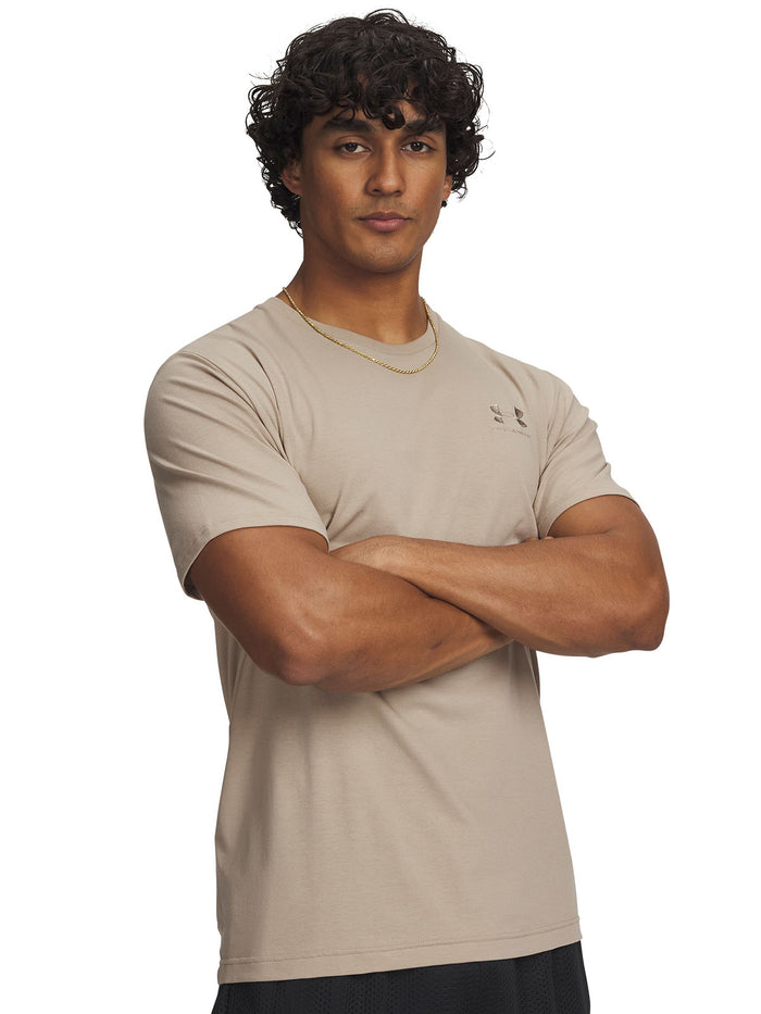 UA Icon  Polera Manga Corta café para hombre