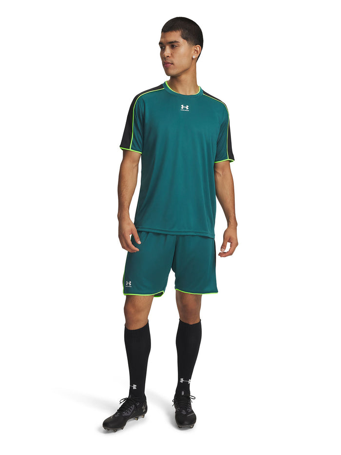 UA Challenger Train Short verde para hombre