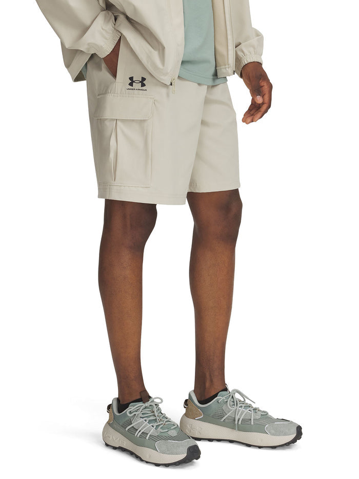 Short UA Vibe Woven Cargo café para hombre