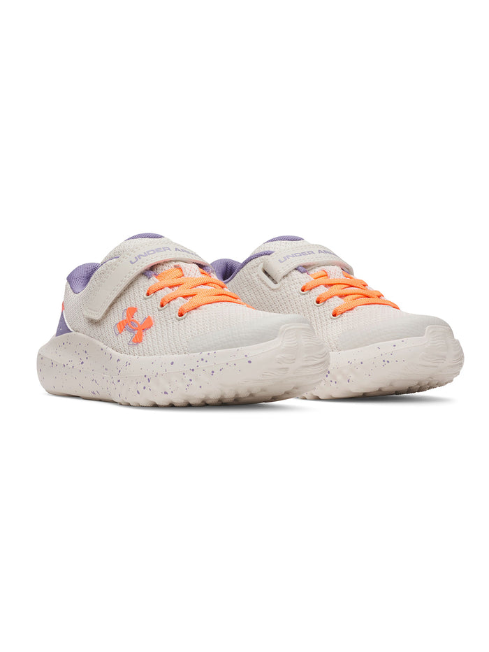 Zapatilla Preescolar UA Surge 4 AC blanca para niña